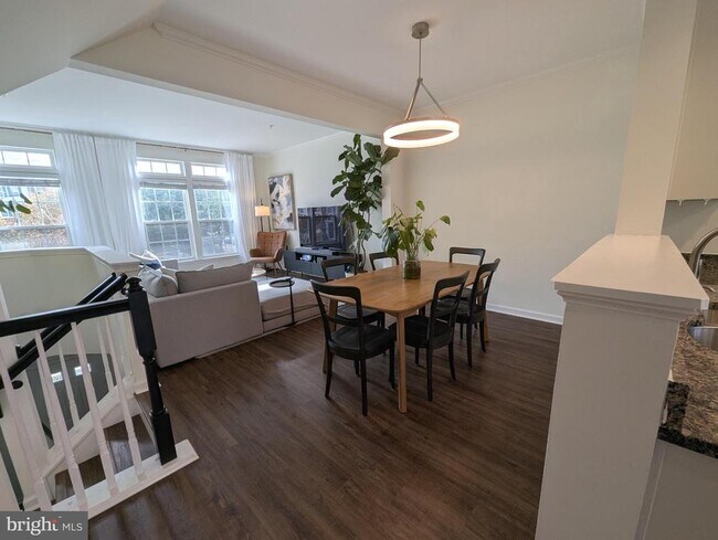 Foto del edificio - 2922 Huntington Grove Square