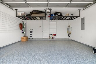 Building Photo - 997 Newport Crk Dr