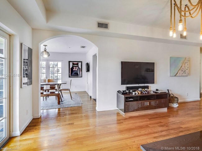 Foto del edificio - 1415 Sunset Harbour Dr