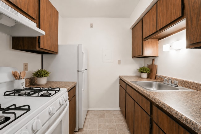 Building Photo - Rivers Edge Apartments