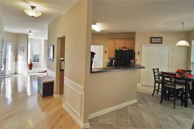 Building Photo - 5015 Cascade Hills Cir SW