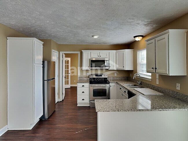 Foto del edificio - 1905 Thesa Ct