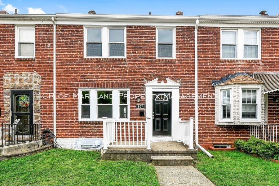 Primary Photo - 807 Wildwood Pkwy