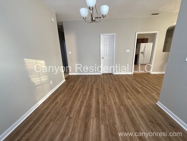 Foto del edificio - 3816 Goforth Dr