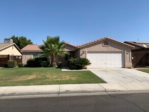 Building Photo - 5404 El Palacio Dr