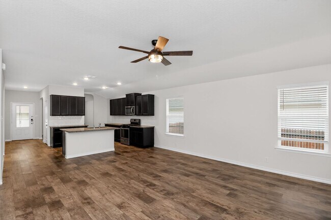 Foto del edificio - Modern 3BR Home w/ Open Floor Plan in Growing San Antonio Area