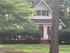 Building Photo - 418 Country Club Rd