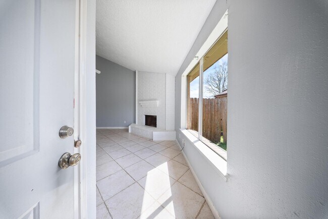 Foto del edificio - 15242 Peachmeadow Ln