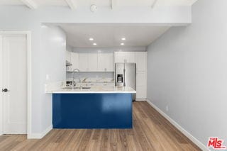 Building Photo - 205 44th St