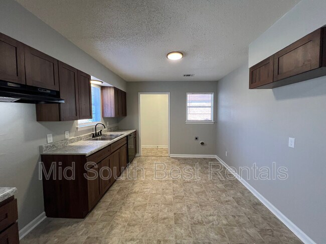 Foto del edificio - 4373 Deerland St