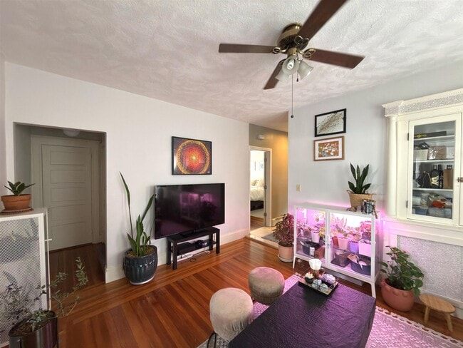 Building Photo - 9 Amaranth Ave