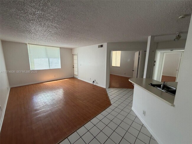 Foto del edificio - 4015 W McNab Rd