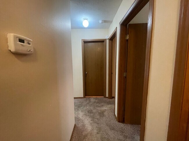 Building Photo - edge