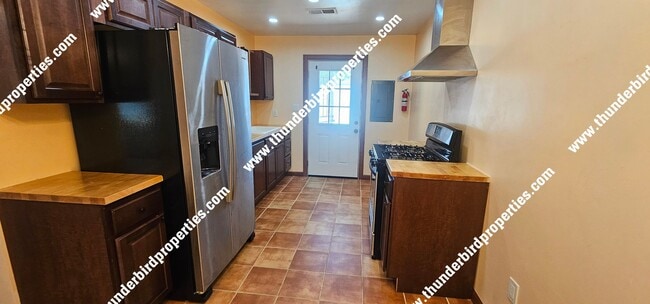 Building Photo - Cute remodeled one bedroom