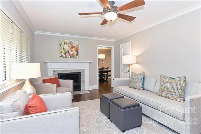 Foto del edificio - 4218 Waterbury Dr