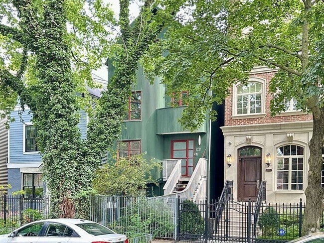 Building Photo - 1321 W Henderson St