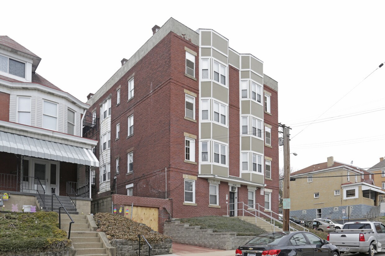 1500 Fallowfield Ave, Beechview, PA 15216 Apartments in Beechview, PA