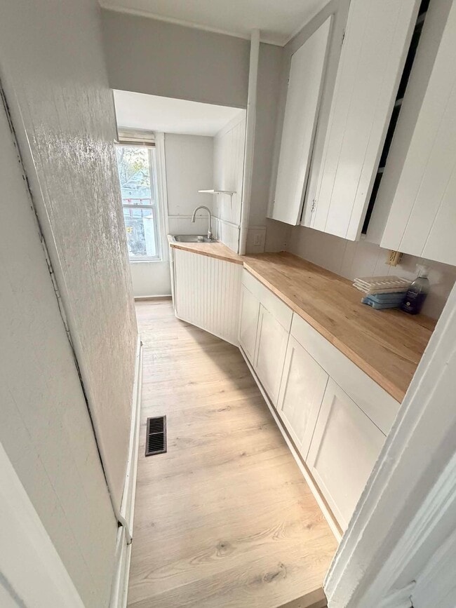 Building Photo - 49 Wilson Ave