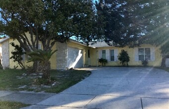 Building Photo - 5565 Telipa Dr