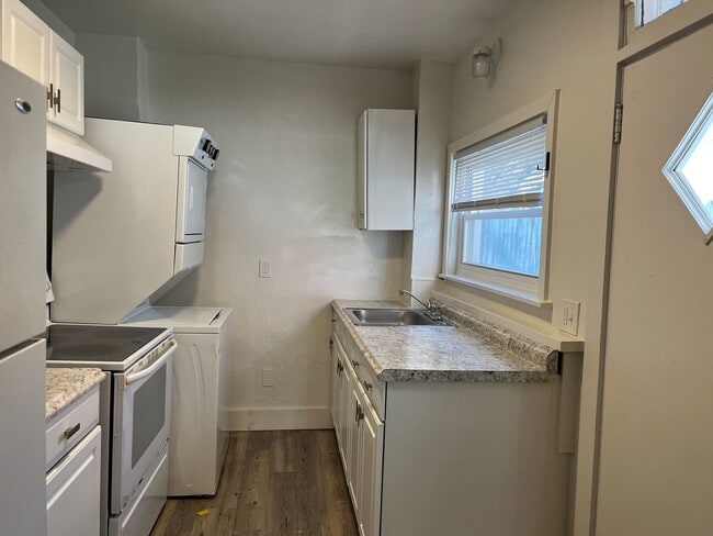 Foto del edificio - 3 Bedroom 1 Bath Home in Lancaster City - ...