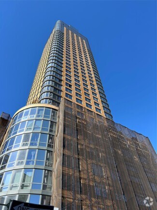 Building Photo - 306 Gold St
