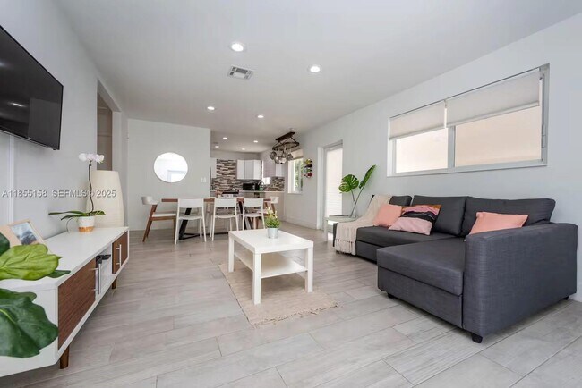 Foto del edificio - 350 NW 50th St