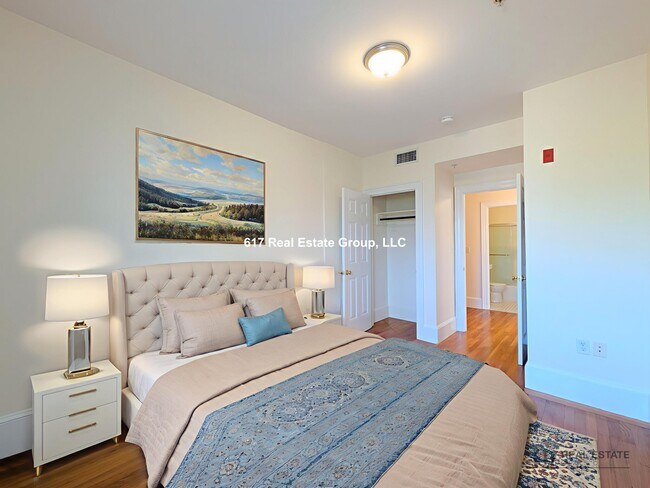 Building Photo - 881 Massachusetts Ave