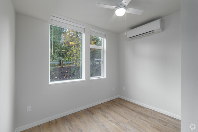 Studio - 378SF - The Woods on Marquam Hill