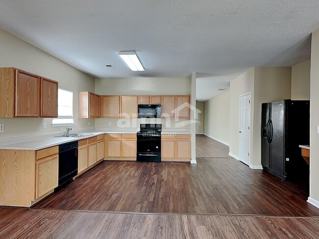 Building Photo - 2006 Farm Hill Ct