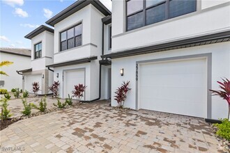 Building Photo - 27859 Solis Grande Dr