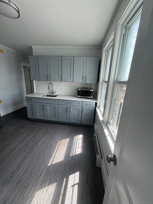 Foto del edificio - 221 Spring St