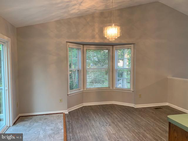 Foto del edificio - 8717 Forest Glen Cir