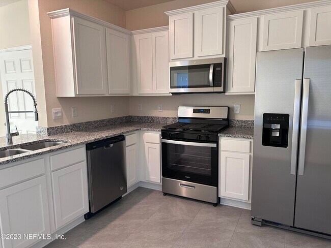 Building Photo - 74 Java Ln