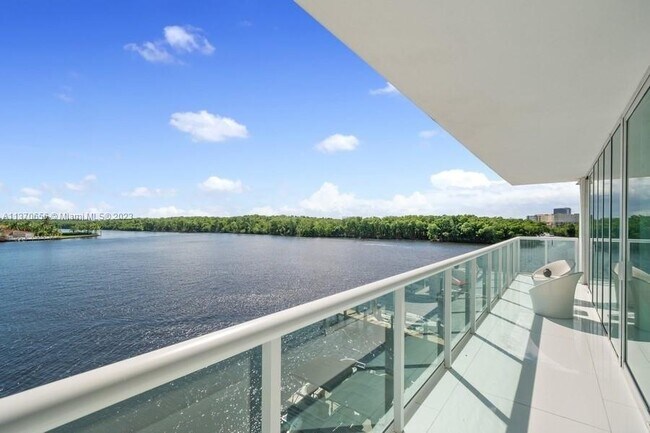 Building Photo - 400 Sunny Isles Blvd