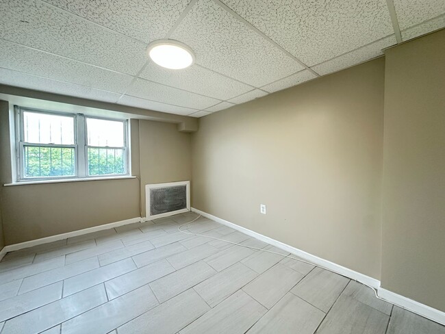 Building Photo - 6766 Blakemore St