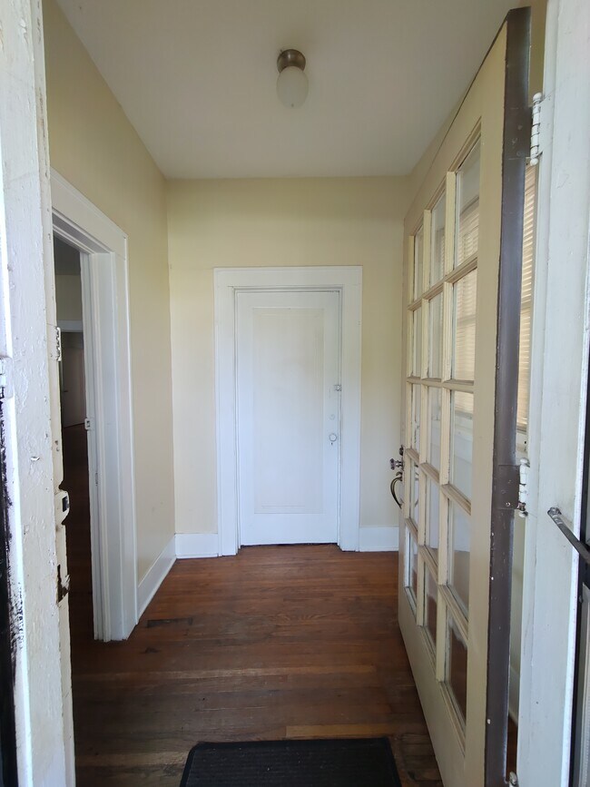 Foto del edificio - 1551 W Magnolia Ave