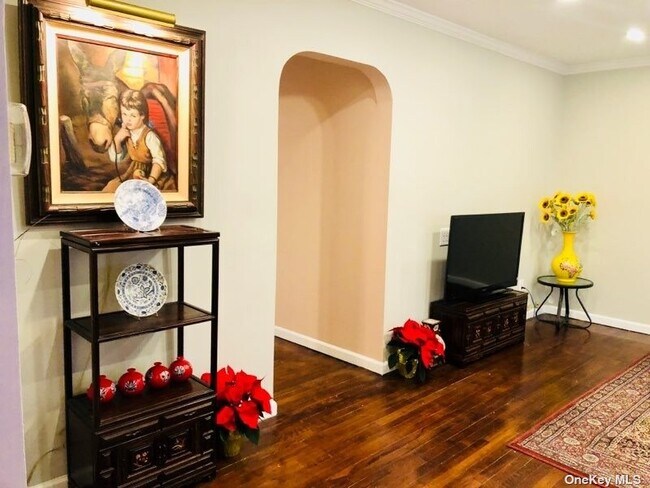 Foto del edificio - 56-48 217th St