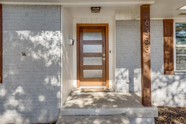 Foto del edificio - 6353 E Lovers Ln
