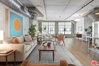 Building Photo - 200 N San Fernando Rd