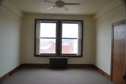 Building Photo - 200 Putnam St