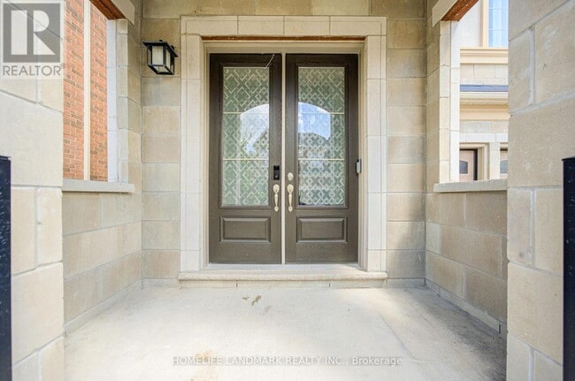 Building Photo - 35 Red Giant St