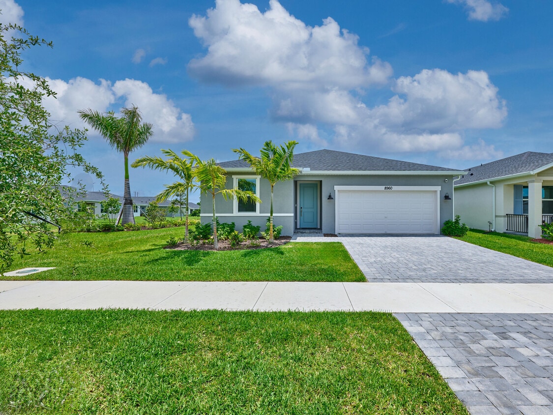 Foto principal - 8960 Dahlia Cir
