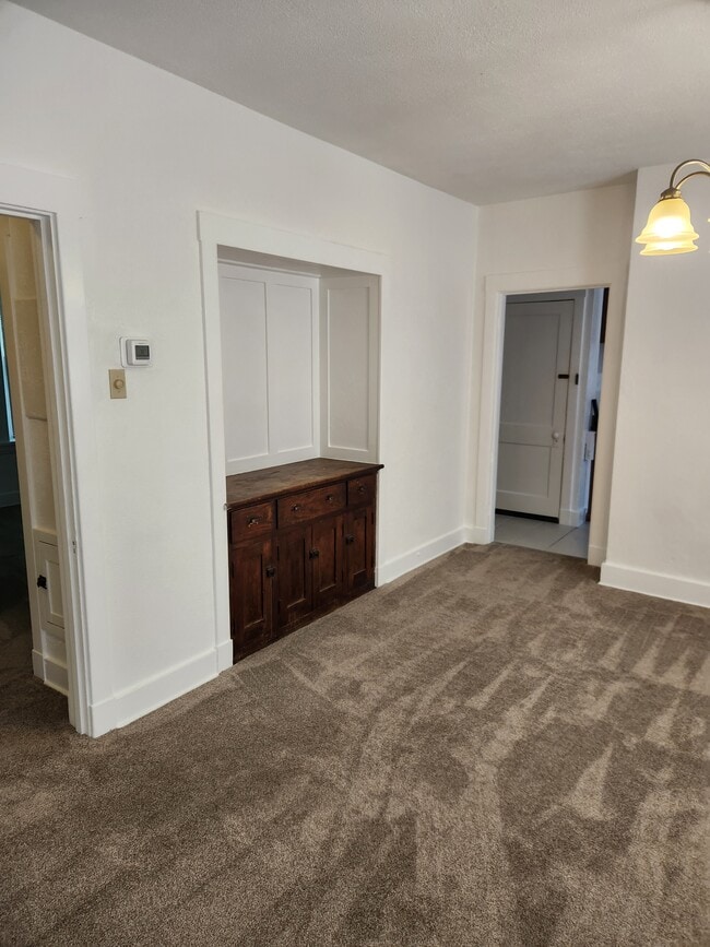 Dining Room 1 - 212 Teece Ave