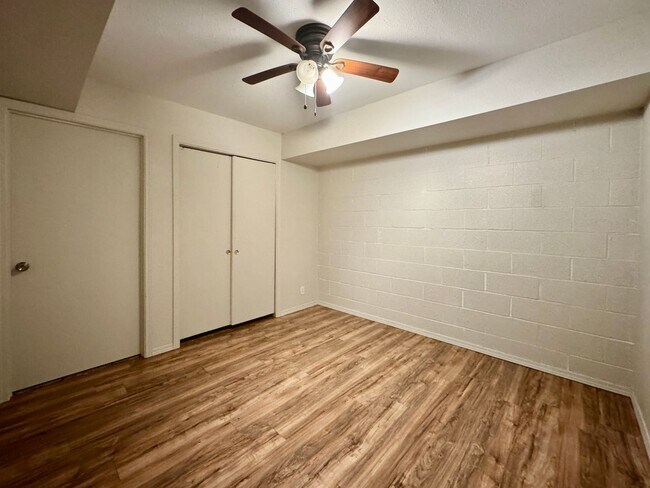 Building Photo - 1 Bedroom/ 1 Bathroom Duplex in Batesville