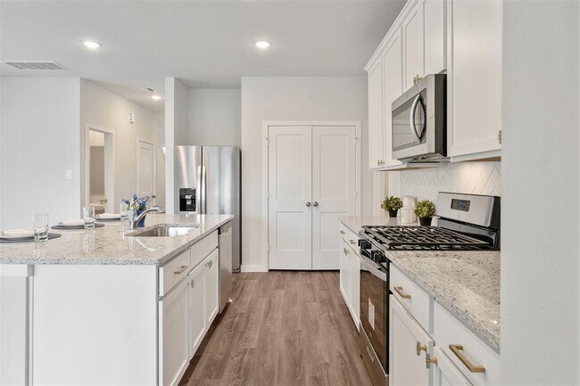 Building Photo - 8135 Arrowroot Ln