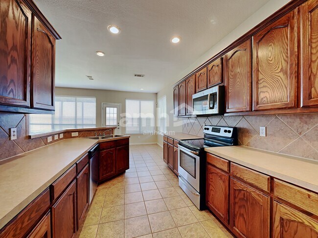 Foto del edificio - 58 N Highland Dr