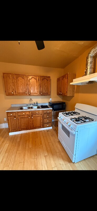 Foto del edificio - 313 N Evans St