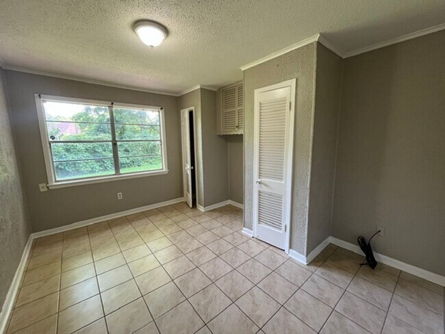 Foto del edificio - Renovated 4 Bedroom 1.5 Bath Home for Rent!