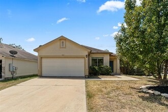 Building Photo - 5501 S Hearsey Dr