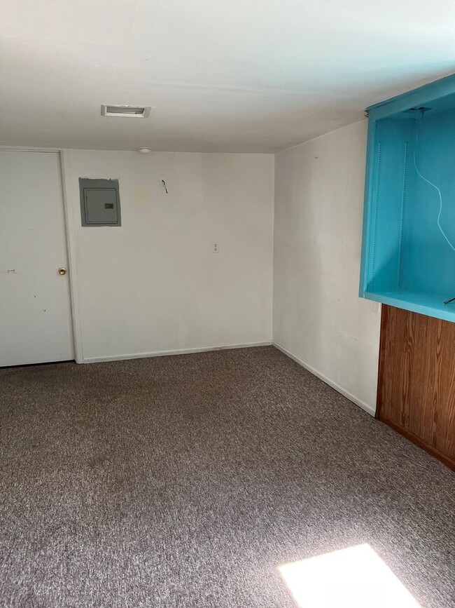 Building Photo - Bradshaw-PM-023-0209